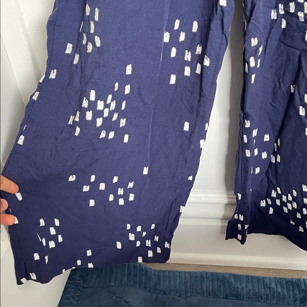 Navy Blue Sleeveless jumpsuit with White Pattern - Picture 5 of 6